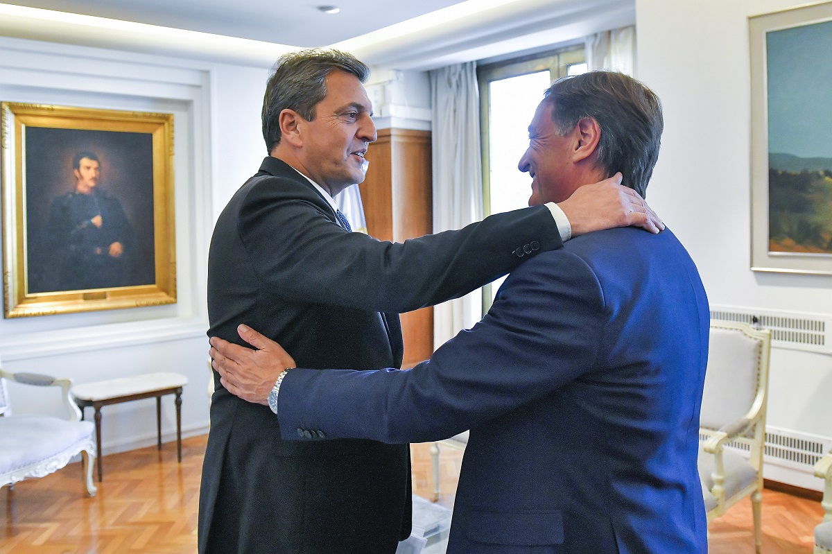Sergio Massa con el actual gobernador de Mendoza, Rodolfo Suárez. 