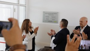 Arabela Carreras inauguró el hospital de Ramos Mexía