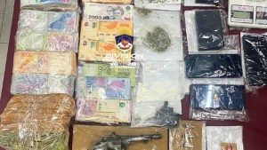 Operativo policial a dos hermanos en barrio Belgrano de Neuquén: decomisaron droga, armas y dinero