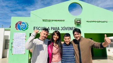 Con otros dirigentes libertarios, la diputada electa Villaverde. Foto Gentileza.