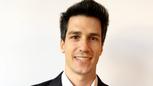 Iván Carrino: «La apuesta es fijar el tipo de cambio a un valor más alto, o bien dolarizar»