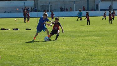 Al menos 800 niños y niñas participarán del encuentro en la cancha de Atlético Regina. (Foto: ilustrativa / Facebook)