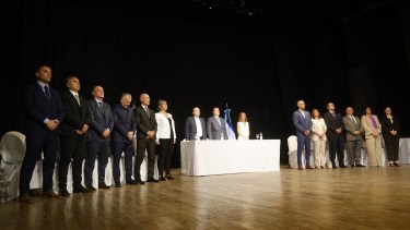 El gobernador Alberto Weretilneck continúa conformando su equipo de gobierno con más designaciones. Archivo