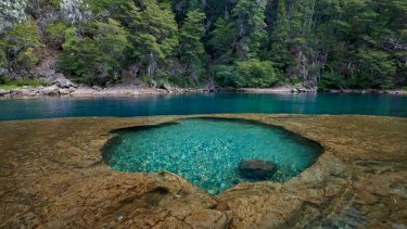 Los mágicos piletones de agua transparente para el verano cerca de Bariloche