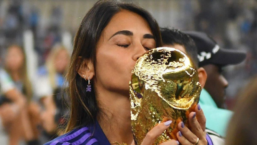 Antonela Roccuzzo también celebró el primer aniversario de la obtención de la Copa del Mundo en Qatar 2022. 