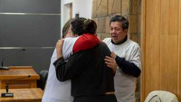 Los padres del joven refugiero fallecido celebraron la decisión de la Justicia. Foto: Marcelo Martinez / Patagonia.
