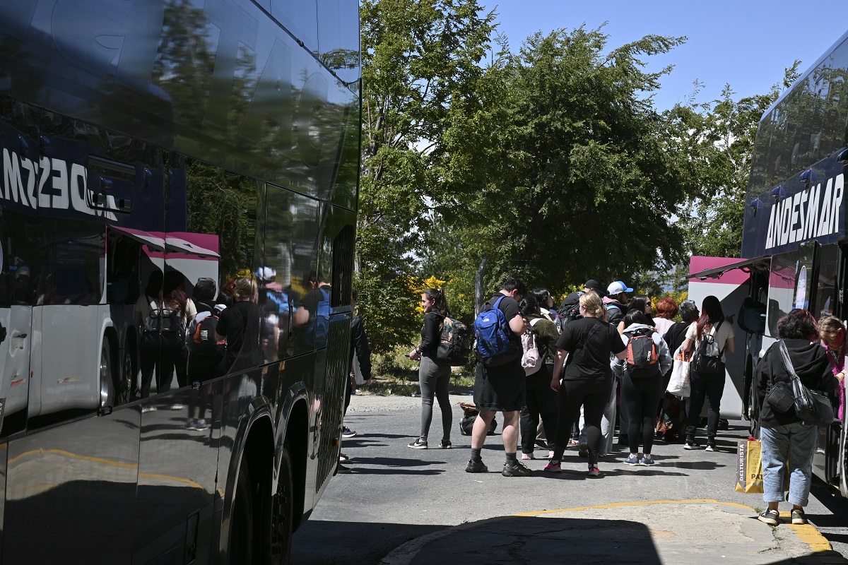 La demanda de pasajes en la terminal de ómnibus de Bariloche es sostenida en el último tiempo. Foto: Chino Leiva