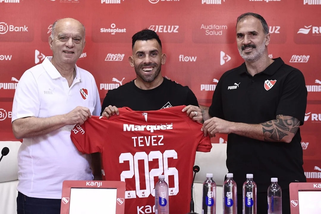 El entrenador agradeció a los hinchas de Independiente por el apoyo y prometió que se verá su mano en el equipo para la próxima temporada.  