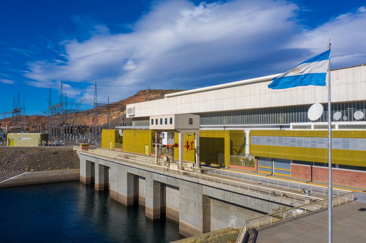 Aconcagua Energía adquirió los activos de Orazul Argentina que incluyen la central hidroeléctrica Cerros Colorados.