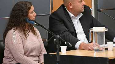 María Laura Illesca, en la audiencia de hoy junto a su abogado Michel Rischmann. (Florencia Salto)