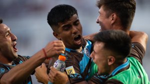 Platense eliminó a Huracán en los penales y se clasificó a la semifinal de la Copa de la Liga