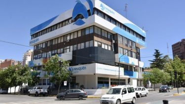 "Estamos en la vereda de enfrente" dijo la ciudad de Neuquén sobre la ley Ómnibus de Milei (foto Matías Subat)