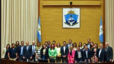 Una de las fotos de los diputados después de las dos ultimas sesiones.