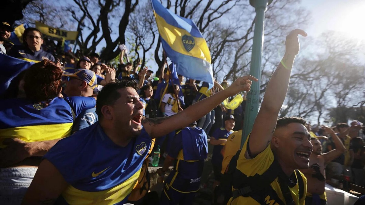 Juan Román Riquelme, ídolo y candidato a presidente de Boca Juniors, liderará la marcha de hinchas en reclamo por elecciones suspendida.  Foto Archivo.