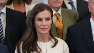La tragedia que rodea a la reina Letizia de España, en medio del escándalo por la infidelidad