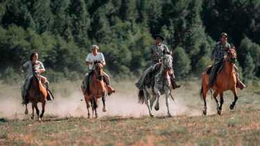 Las cabalgatas son un paseo tradicional de lago hermoso, ideal para hacer en verano en el camino de los 7 lagos. Foto: @lagohermososki