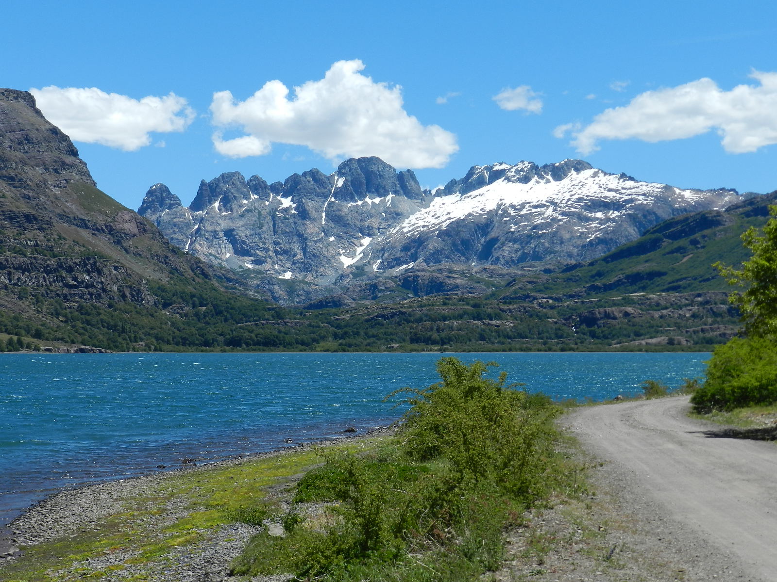 El paisaje, regalo de la naturaleza, en todo su esplendor. Foto: Turismo Neuquén. 
