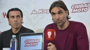 El manager de Huracán apuntó contra Diego Martínez tras su renuncia como DT