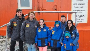 Se graduaron en la Antártida y cuentan sus experiencias educativas de ciencia y soberanía