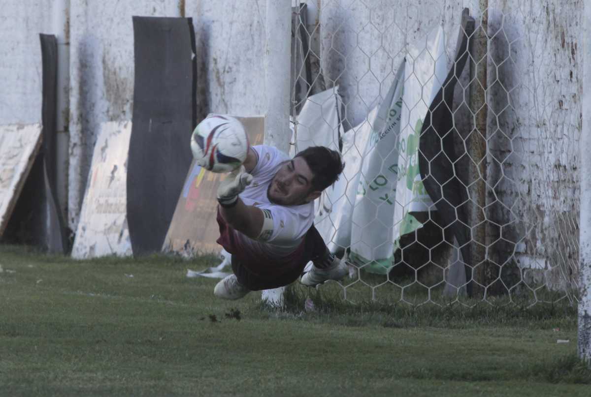 Marcos San Martín atajó dos remates en la tanda definitoria. (Foto: Oscar Livera)