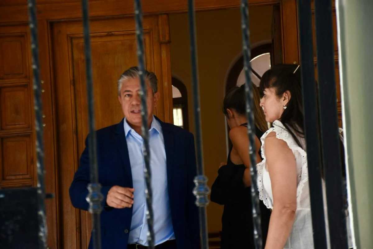 Figueroa ingresó a la Casa de Gobierno minutos antes de las 9 para su primera reunión de gabinete. Foto: Matías Subat.