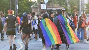 La Marcha del Orgullo se hizo sentir en Neuquén: «Nuestros derechos siguen siendo la deuda»