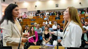 La nueva composicion del Deliberante asumió antes de las 8,40 en un recambio total de autoridades legislativas (foto Matías Subat)