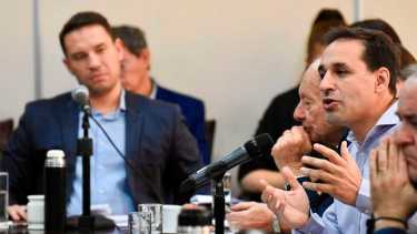 Los legisladores integraron un plenario de tres comisiones para tratar la propuesta. Foto: Matías Subat.