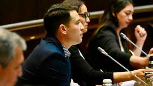 Siguen las jubilaciones de privilegio para jueces en Neuquén: otra sesión tensa y con reclamos a Gloria Ruiz