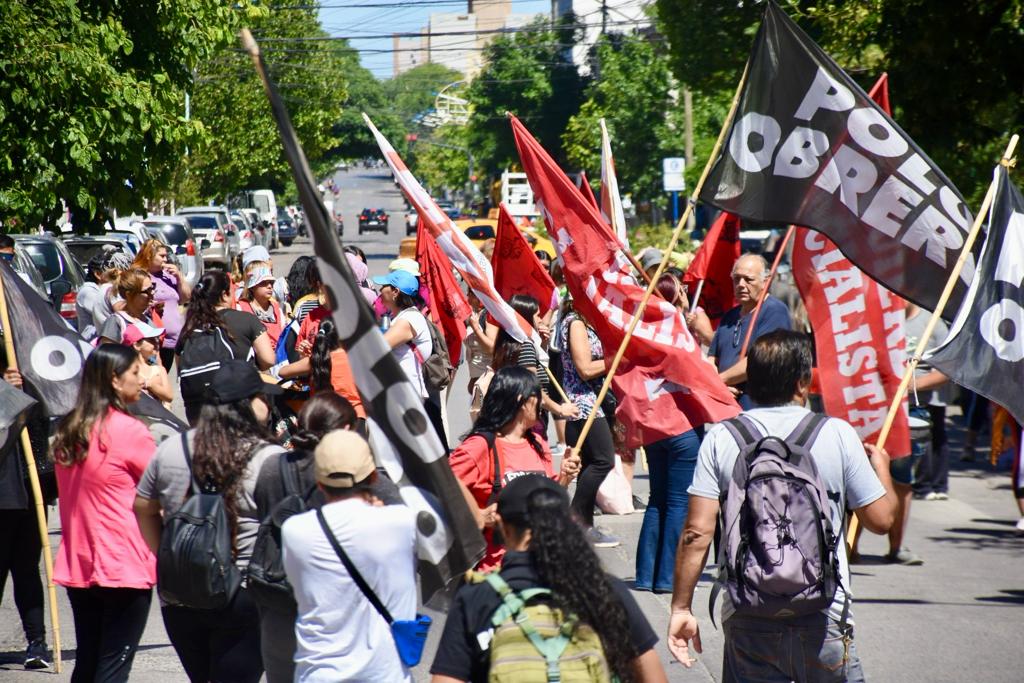Organizaciones sociales se reunieron sin éxito con el gobierno de Neuquén y mañana irán a la Ciudad Judicial 