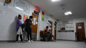 Se puso violento en el hospital y terminó arrancando el calefactor de una comisaría de Roca