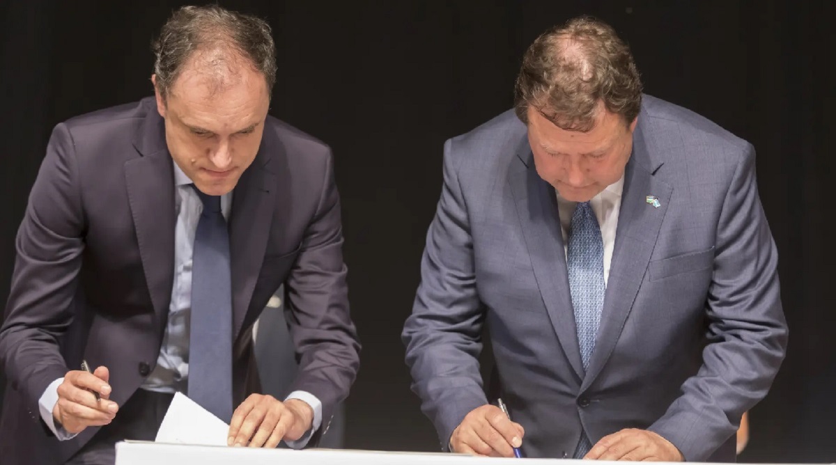 La firma de convenios se desarrolló durante la asunción del nuevo Gabinete Provincial de Alberto Weretilneck. Foto Gentileza