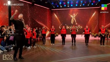 Marcelo Tinelli fue anfitrión de la escuela "Team Dance" en la pista del Bailando 2023.-