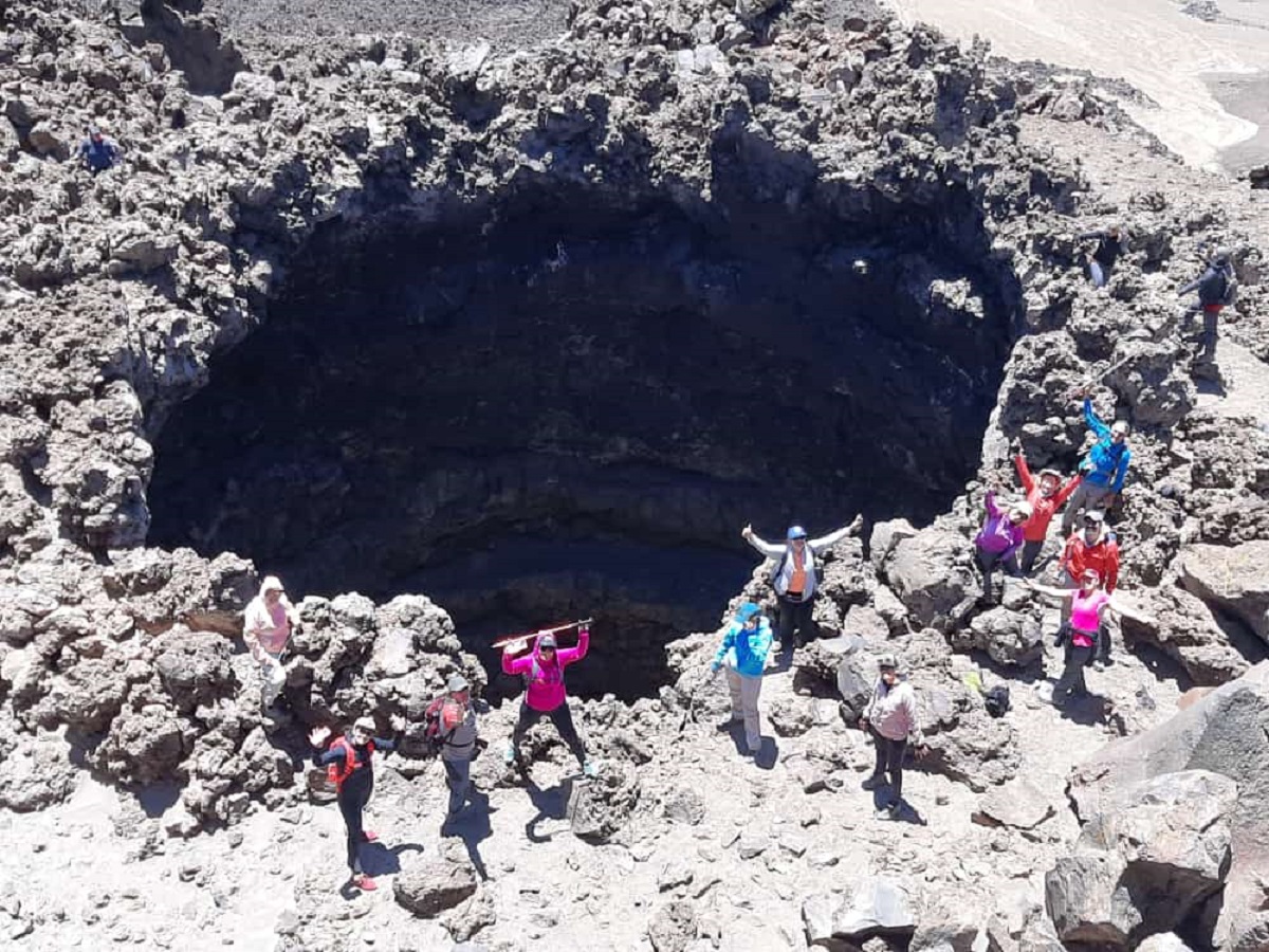 Área Trómen, senderismo hacia el cráter Cono de Venteo.