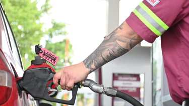 "Pagamos el combustible más caro del país", dijeron los vecinos de Villa Pehuenia. Foto: archivo. 