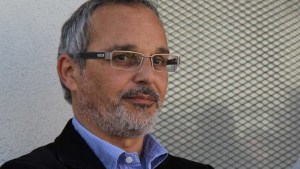 El ministro de Salud señaló a los laboratorios y destacó la vacuna contra el dengue