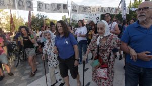 43° Marcha de la Resistencia en Neuquén, con las Madres neuquinas Inés y Lolín