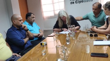 La firma del acuerdo durante la reunión de este miércoles. Foto: Gentileza.