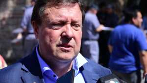 Alberto Weretilneck visitó Roca y confirmó que estará en la reunión de gobernadores con el presidente Milei