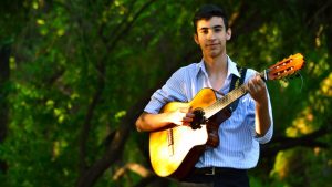 Bruno Barrera, el joven folclorista de Choele, está listo para vivir Jesús María desde adentro