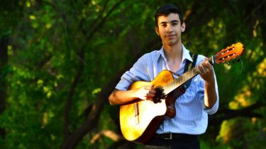 Bruno Barrera, el joven folclorista de Choele, está listo para vivir Jesús María desde adentro
