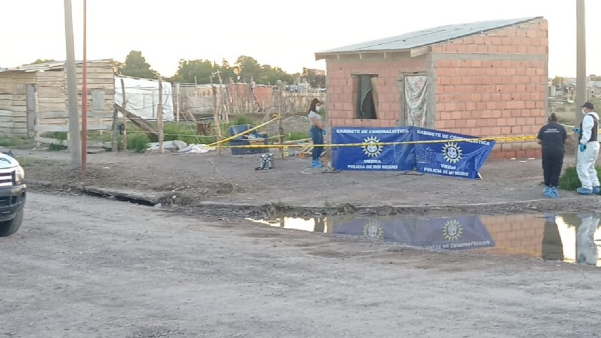 El asesinato ocurrió el viernes por la tarde en el barrio Mi Bandera de Viedma. Foto Gentileza: El Delitómetro