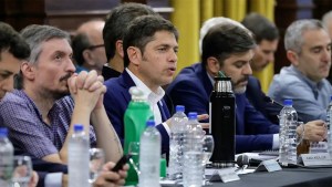 Kicillof, Massa y Máximo Kirchner se reunieron por el DNU de Milei: «Movilización urgente»