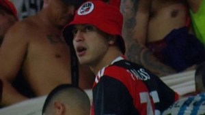 Un campeón del mundo en Qatar 2022, como un hincha más en la popular de River: las imágenes