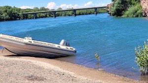 Retomarán este martes la búsqueda del hombre que desapareció en el río Negro, frente a la isla Jordán