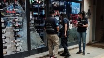 Imagen de Demoran a un adolescente por robar en un kiosco de Cipolletti: investigan si también atacó una vinoteca