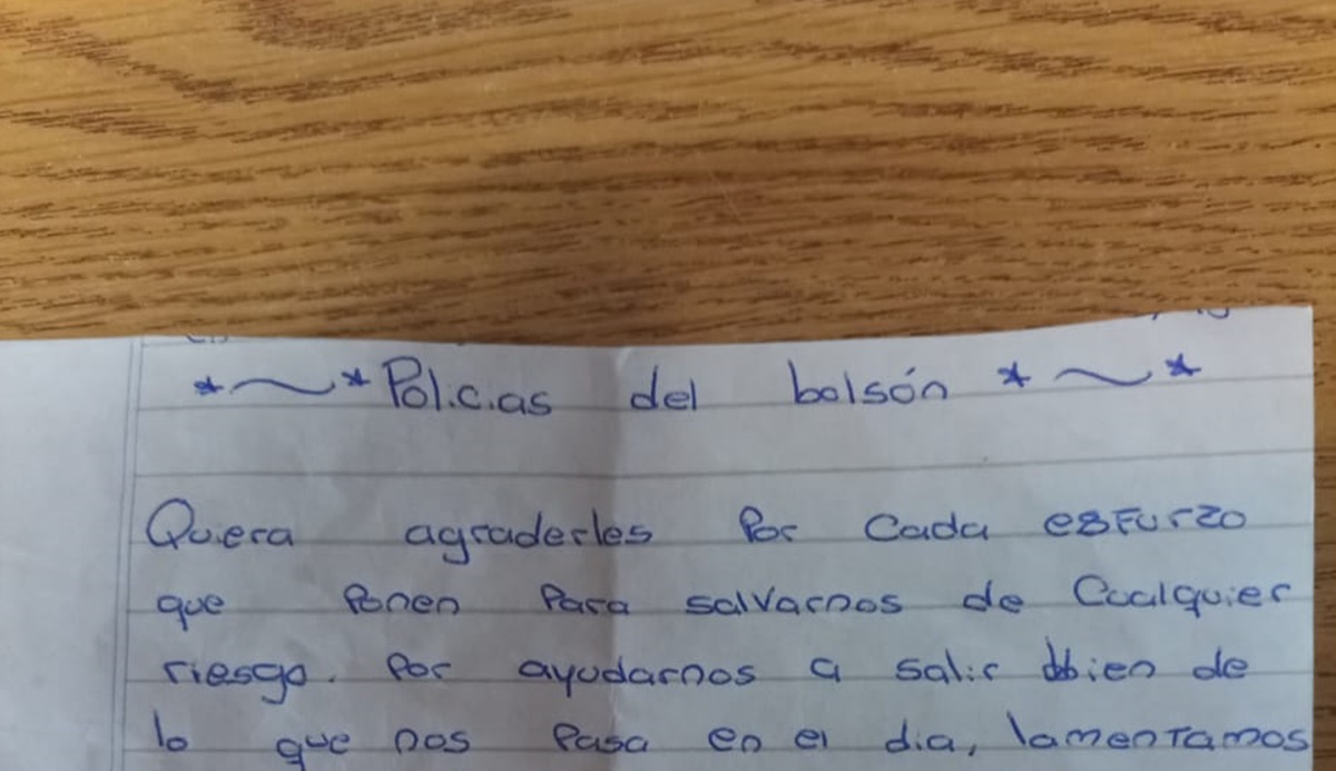 Una niña de nueve años escribió una emotiva carta a los efectivos policiales de El Bolsón. Foto: gentileza.