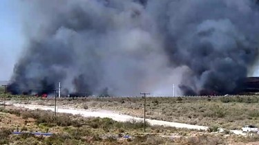 El incendio inicio ayer por la tarde. Foto:Radio Municipal Añelo. 