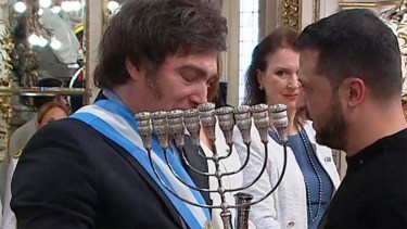 Javier Milei junto al presidente de Ucrania, Zelensky.