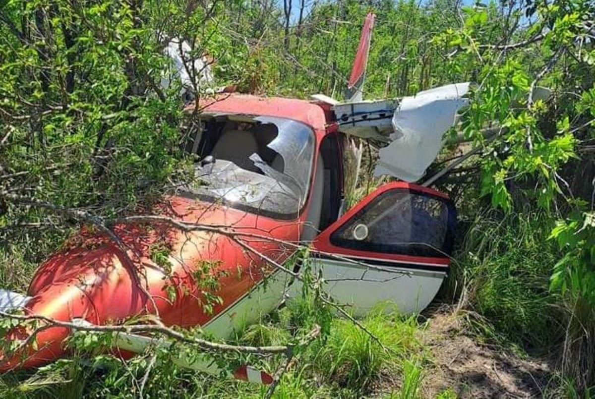 El piloto pudo hacer un aterrizaje de emergencia con la aeronave. Foto: Gentileza Facebook Policiales Córdoba. 